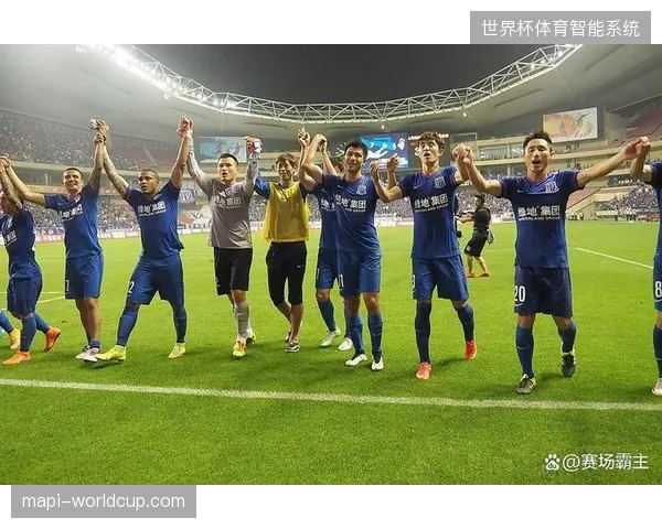 巴西队阵容呈现年轻化趋势，但后防线核心球员年龄偏大，轮换和体能分配是挑战